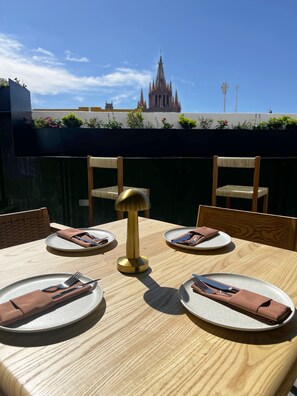 Outdoor dining - Casa 63 Hotel Boutique & Spa (San Miguel de Allende)