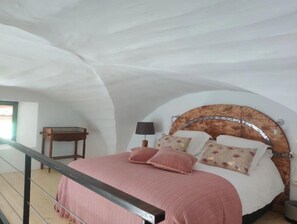 1 bedroom, WiFi, bed sheets - Charme et Authenticité Dans une Ferme (Lourmarin)