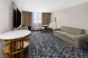 Suite – president, 1 kingsize-seng, ikke-røyk | Sengetøy av topp kvalitet, senger med overmadrass og safe på rommet