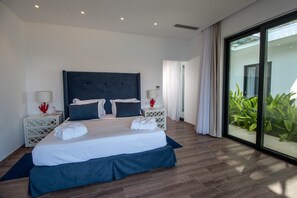 6 bedrooms, in-room safe, iron/ironing board, free WiFi