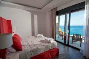 6 bedrooms, in-room safe, iron/ironing board, free WiFi