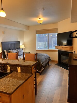 WiFi, bed sheets - Canyons Village Studio at Base with Full Kitchen (Park City)