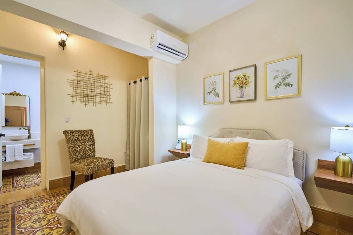 Elite Room | Egyptian cotton sheets, premium bedding, down duvets, memory-foam beds