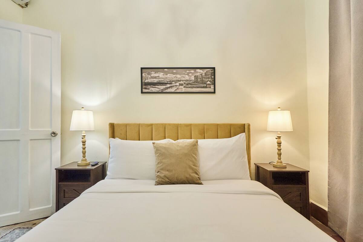 Classic Room | Egyptian cotton sheets, premium bedding, down duvets, memory-foam beds