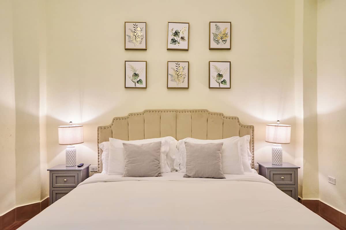 Luxury Room | Egyptian cotton sheets, premium bedding, down duvets, memory-foam beds