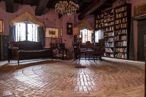 Interior - Country House / Farm House in Montefiascone with 9 bedrooms sleeps 18 (Montefiascone)