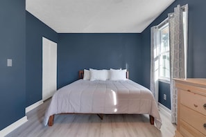 3 chambres, bureau, Wi-Fi gratuit, draps fournis