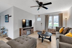 Smart TV - The Kentucky Bluegrass Retreat (Frankfort)