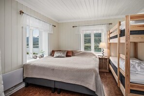 5 Schlafzimmer, Schreibtisch, Reisekinderbett, kostenloses WLAN