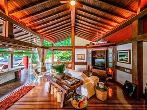 Interior - Casa PÉ NA Areia, Super Confortavél COM Ar/c E Caseiros (Angras dos Reis)
