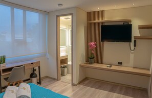 Habitació individual estàndard | Minibar, caixa forta a l'habitació, escriptori i cortines opaques 