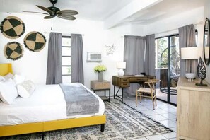 13 quartos, escrivaninha, ferros/tábuas de passar roupa, Wi-Fi