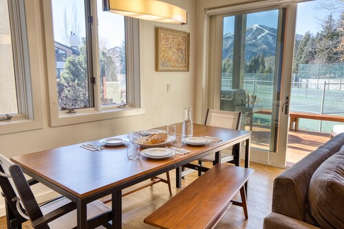 Wildflower Resort Stay - Sun Valley Condo with King Bed and Mtn Views