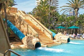 Piscina coperta, piscina all'aperto