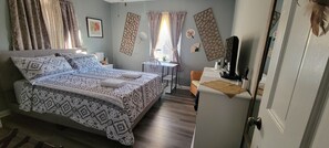 2 bedrooms, desk, iron/ironing board, free WiFi