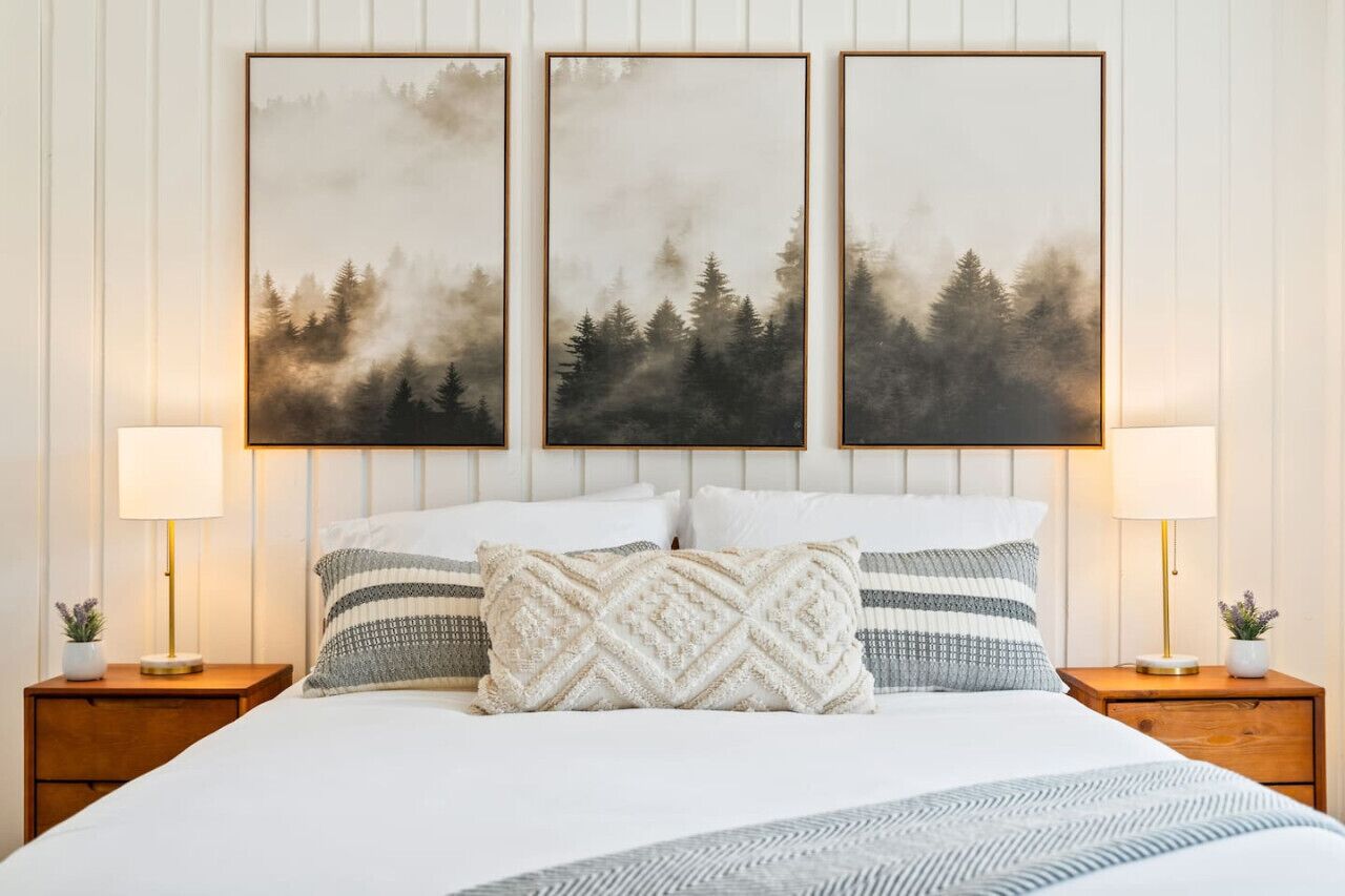 6 Schlafzimmer, Schreibtisch, Bügeleisen/Bügelbrett, Reisekinderbett