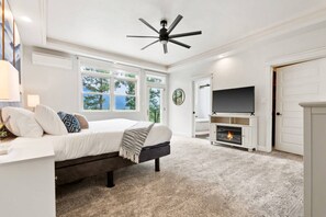 6 habitaciones, escritorio y tabla de planchar con plancha 