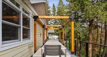 Glacier Escape - Panoramic Mountain & River Views!