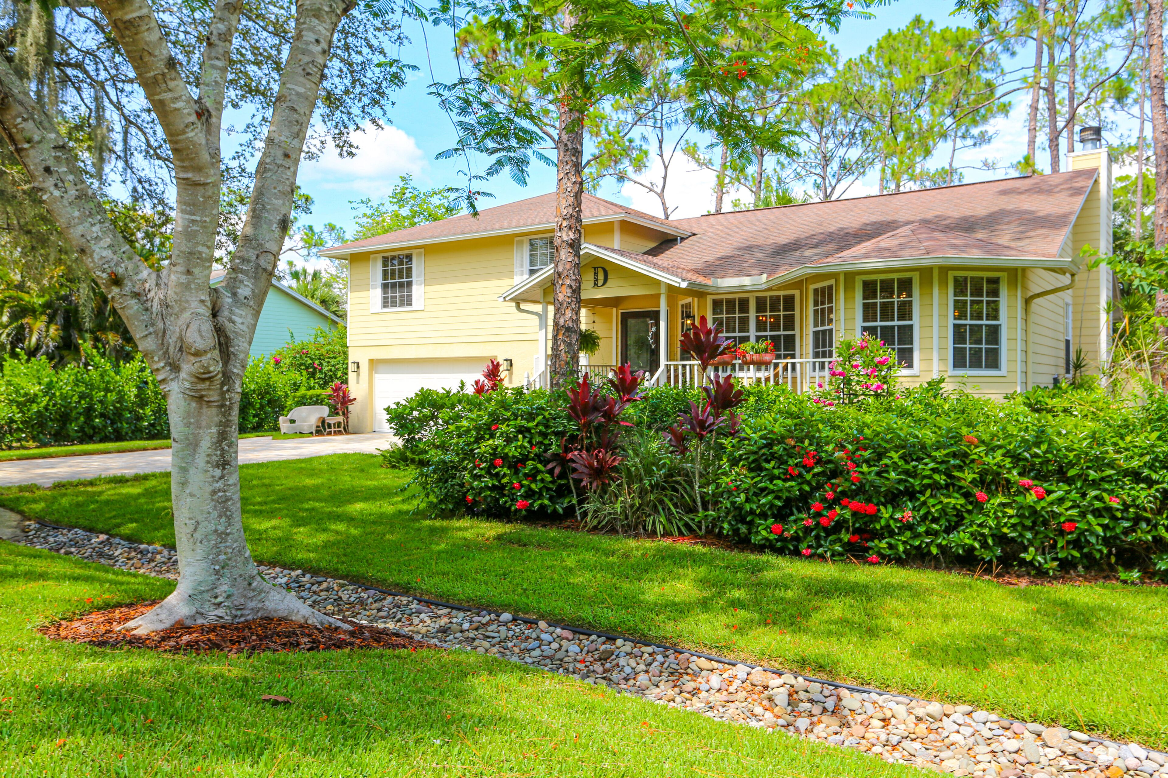 A FABULOUS SERENE PRIVATE SANCTUARY HOME IN NORTH NAPLES