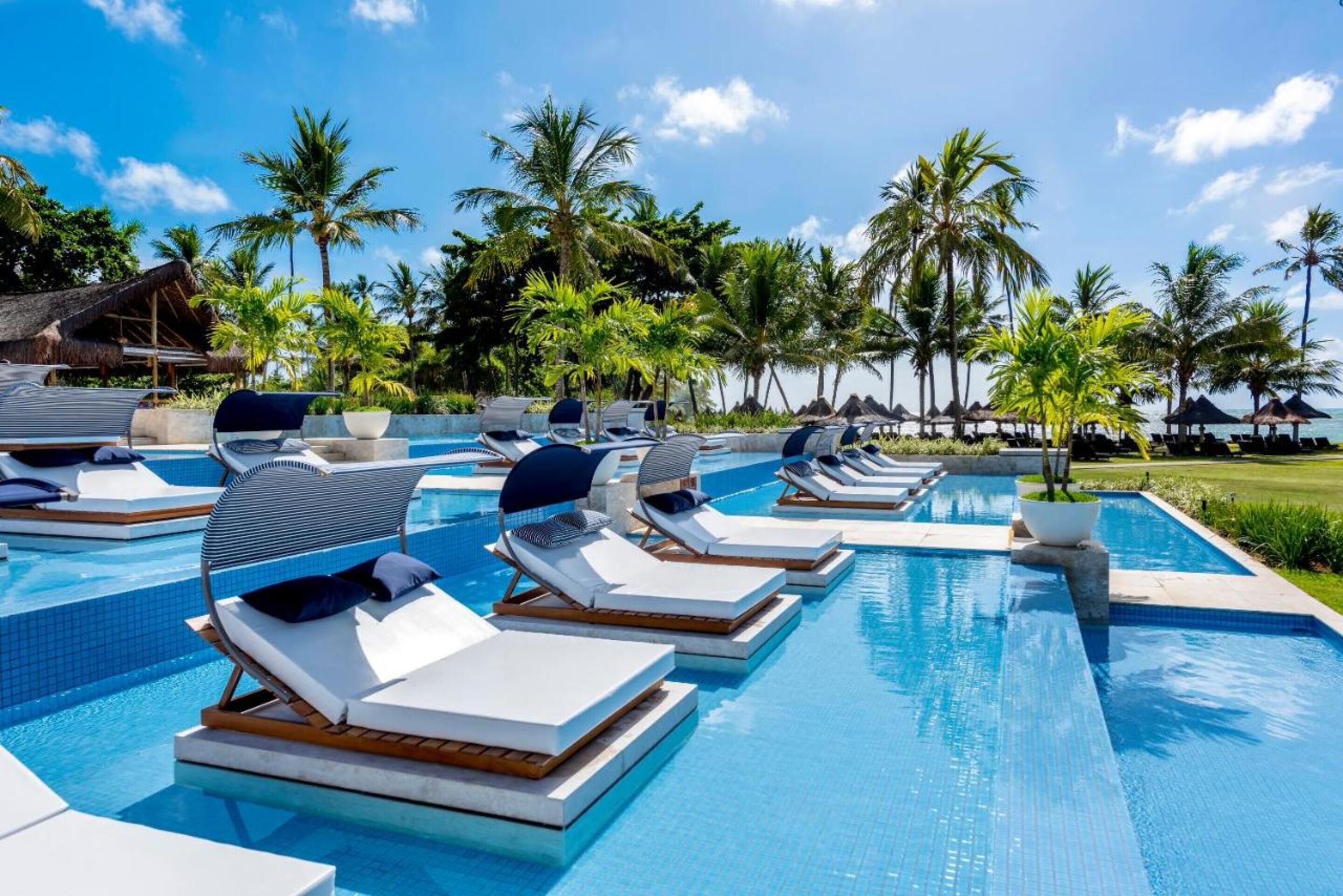 2 座室外游泳池