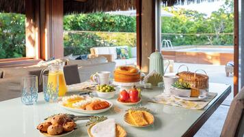 Free daily buffet breakfast
