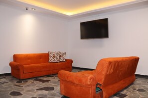 Family Room | Living area | 40-inch Smart TV with cable channels, toys, streaming services
