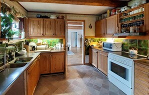 Geladeira, fogão, cooktop, lava-louças