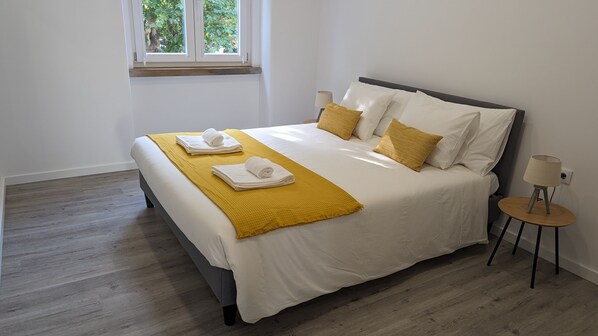 2 chambres, fer et planche à repasser, accès au Wi-Fi (inclus)