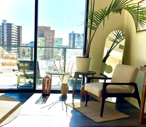 Rooftop Pool open all year round, Hot Tub and breathtaking Mountain View’s 