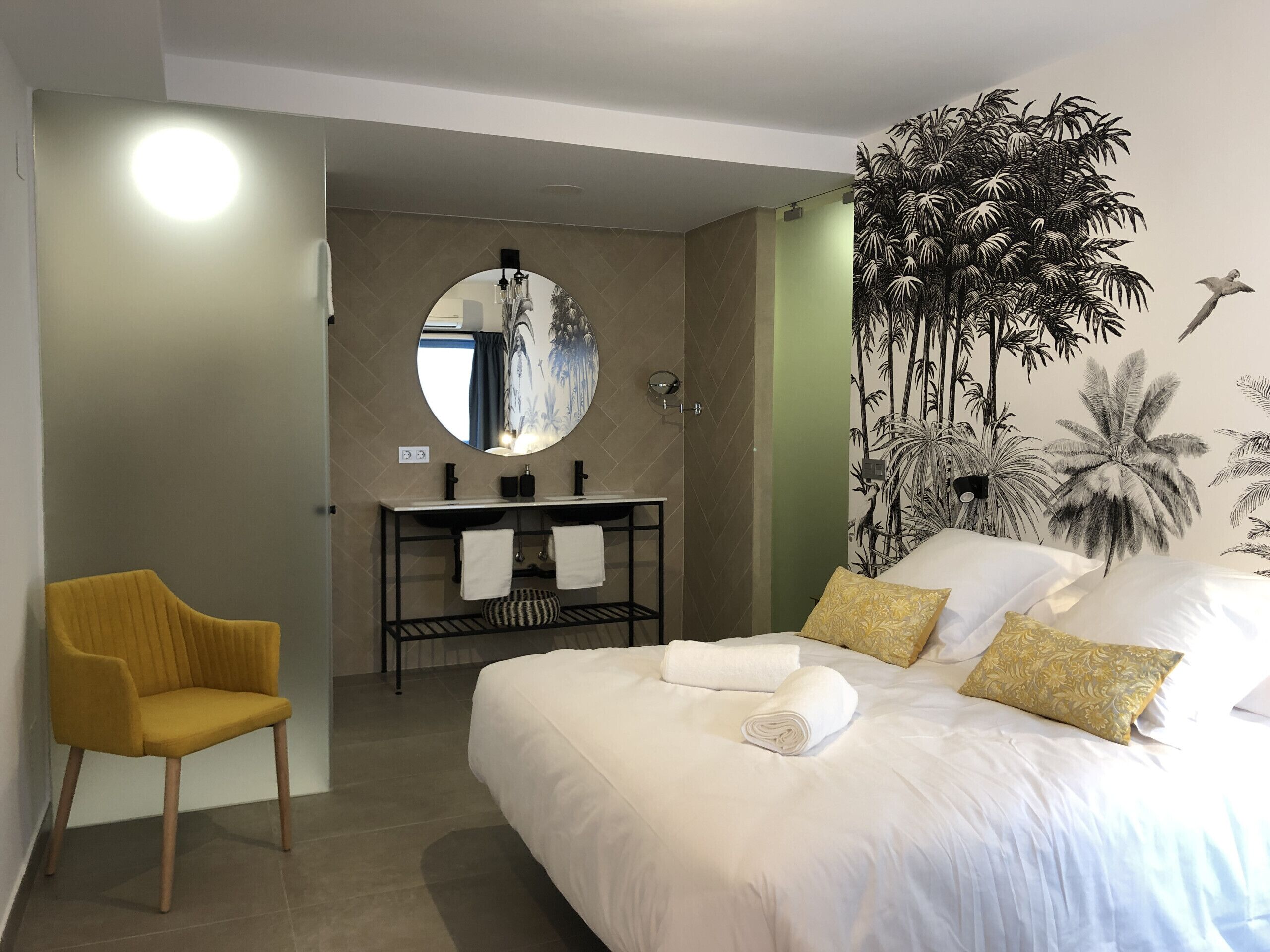 1 室のベッドルーム、アイロン / アイロン台、WiFi (無料)、ベッドシーツ