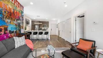 Smart-TV, bøker, musikkbibliotek og PC-skjermer