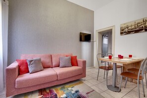 TV - APARTMENT 1 FLOOR IN CANNAREGIO, NEAR FONDAMENTA NOVE STOP (Cannaregio)