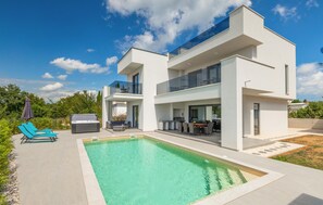 A heated pool - Stunning home in Galizana (Galizana)