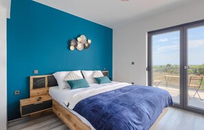 3 bedrooms, in-room safe, iron/ironing board, travel cot - Stunning home in Galizana (Galizana)