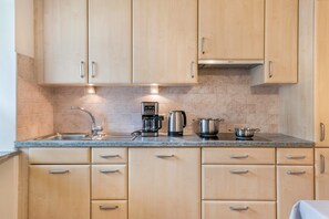 Geladeira, fogão, cooktop, lava-louças