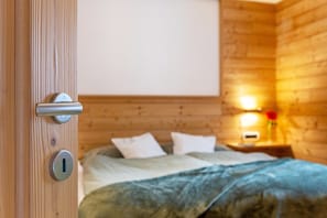 2 habitaciones, tabla de planchar con plancha y wifi gratis 