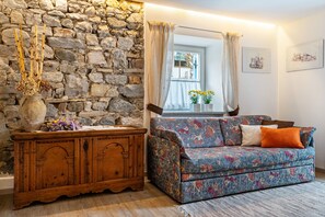 TV, DVD player, stereo - Apartment 'Ciasa Majonade Pozza Di Fassa Tipo1' with Mountain View, Private Terrace and Wi-Fi (Pozza di Fassa)