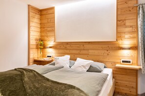 2 bedrooms, iron/ironing board, free WiFi, bed sheets - Apartment 'Ciasa Majonade Pozza Di Fassa Tipo1' with Mountain View, Private Terrace and Wi-Fi (Pozza di Fassa)