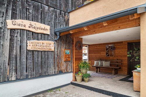 Ferienwohnung 'Ciasa Majonade Pozza Di Fassa Tipo1' mit Bergblick, privater Terrasse und WLAN