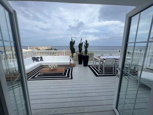 Modern Luxury TH, 24 Hrs Sec Gated Comm, PVT Beach, Pool, Ocean Front, WI-FI, AC