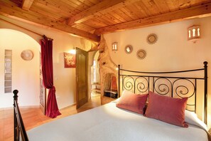 1 chambre, fer et planche à repasser, Wi-Fi gratuit, draps fournis