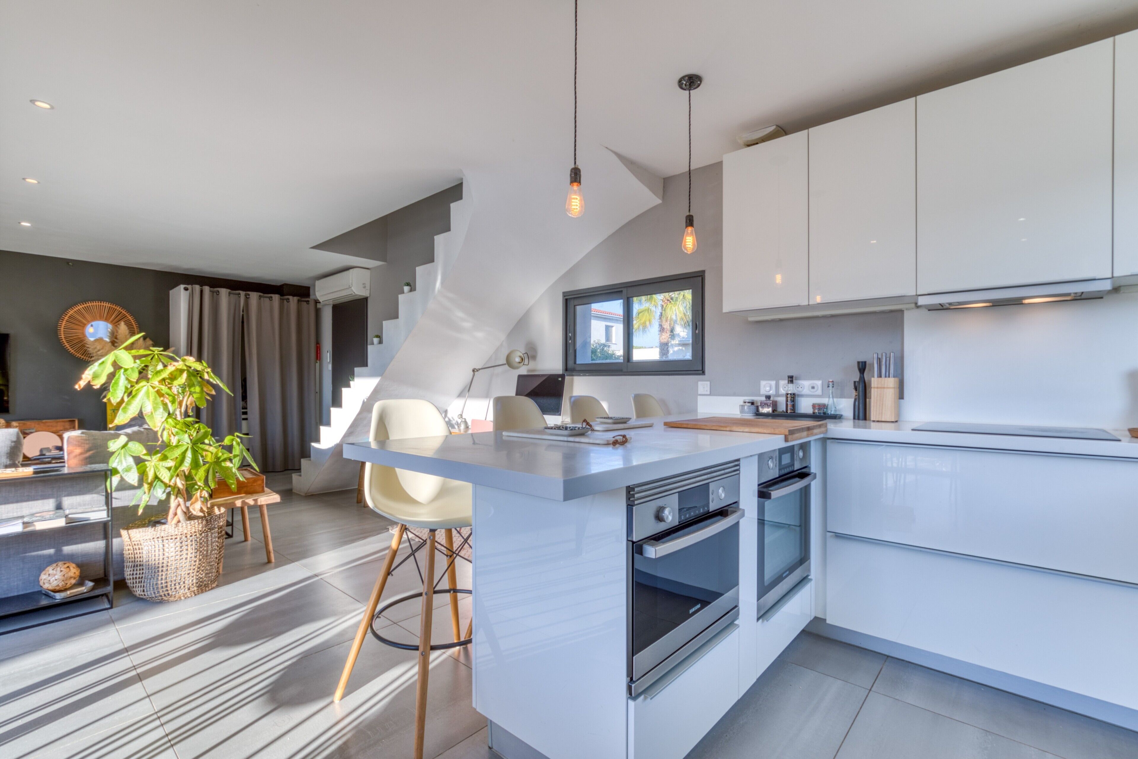 Réfrigérateur, four, plaque de cuisson, lave-vaisselle