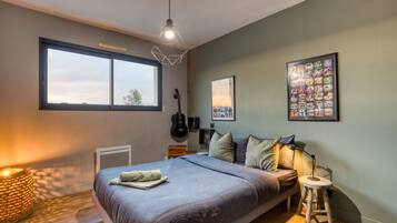 4 bedrooms, free WiFi, bed sheets