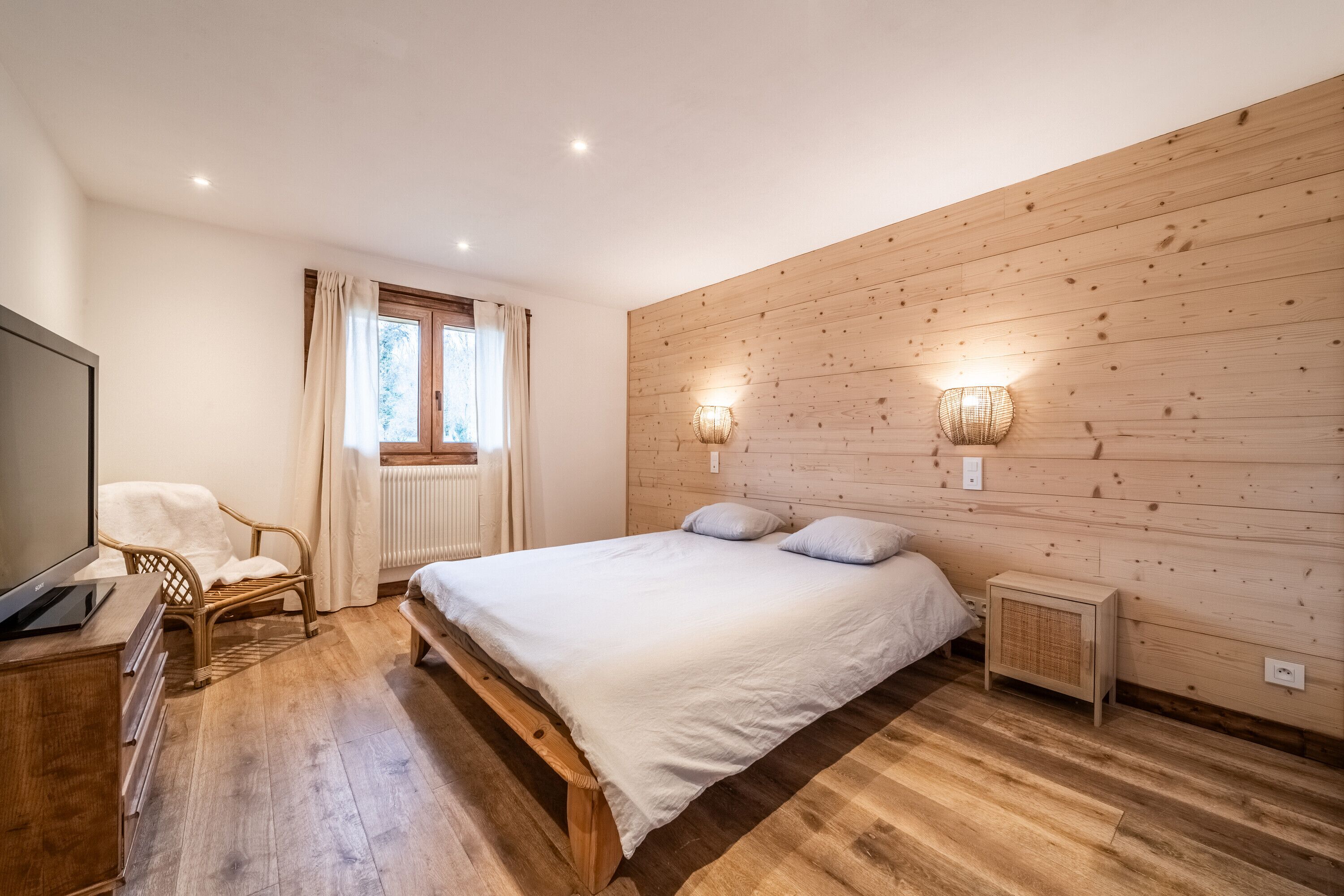 3 bedrooms, free WiFi, bed sheets