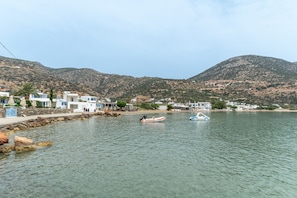 Una spiaggia nelle vicinanze