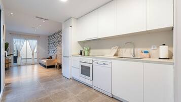 KylskÄp, ugn, spishÀll och diskmaskin