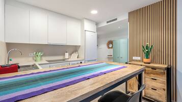 Kühlschrank, Ofen, Herdplatte, Geschirrspüler