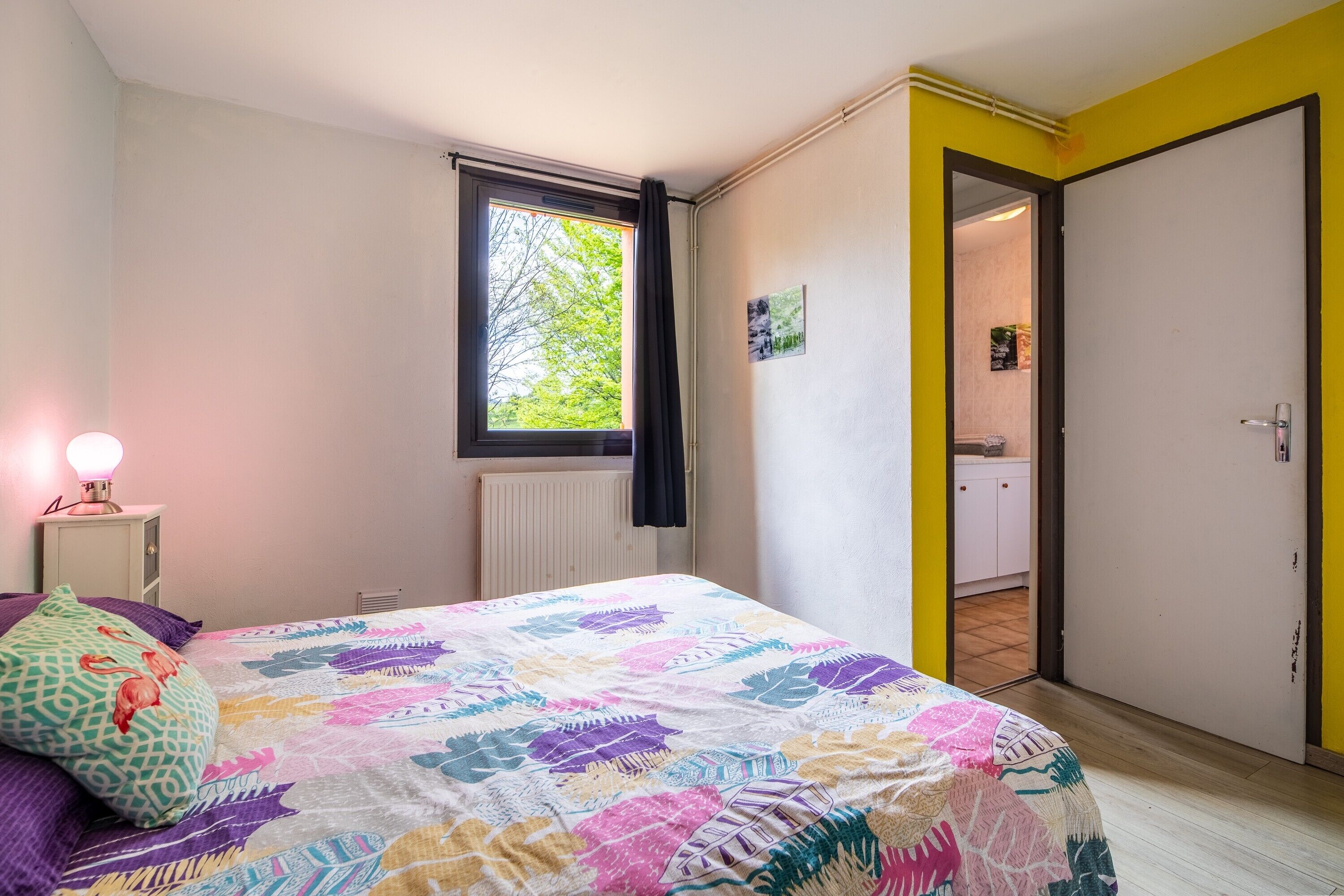 1 chambre, fer et planche à repasser, Wi-Fi gratuit, draps fournis
