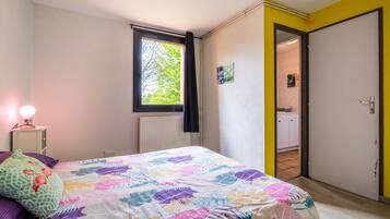 1 chambre, fer et planche à repasser, Wi-Fi gratuit, draps fournis