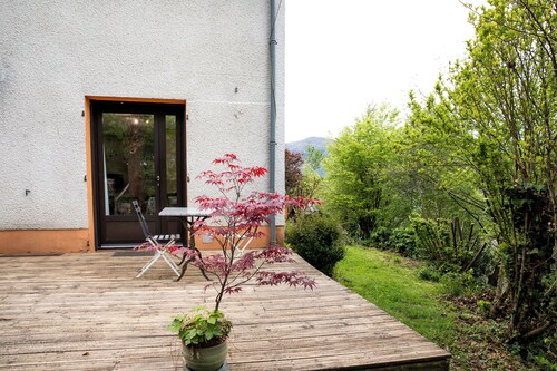 Apartment 'Studio avec Jardin à Bagneres' with Mountain View, Private Terrace and Wi-Fi